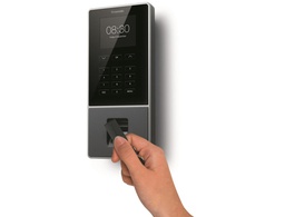 [125-0586] CONTROLADOR DE PRESENCIA SAFESCAN TIMEMOTO TM-626 CON CODIGO PIN TARJETA RFID O HUELLA HASTA 200 USUARIOS