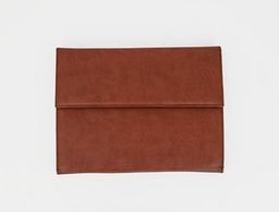 [601513] CARPETA PORTADOCUMENTOS ARTESANIA PIEL SINTENTICA CON DOBLE CIERRE DE IMAN COLOR CUERO 260X235X35 MM